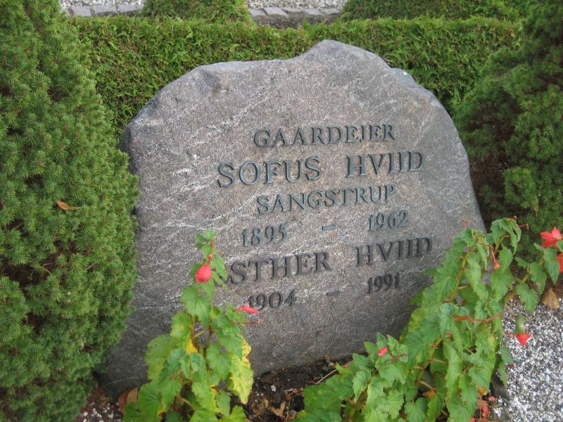 Esther Hviid  .jpg